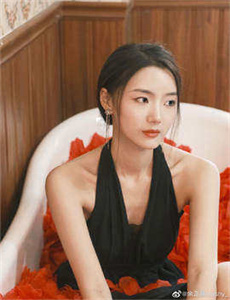第一会所soosi1-偷偷凸谍女厕所女人小便